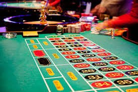 Dashboard utama platform makwin138 menampilkan kategori game, taruhan olahraga, dan live casino